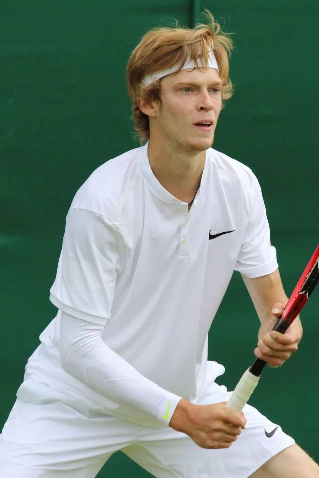 体育意甲：AC米兰3-1弗洛西诺内 取得两连胜